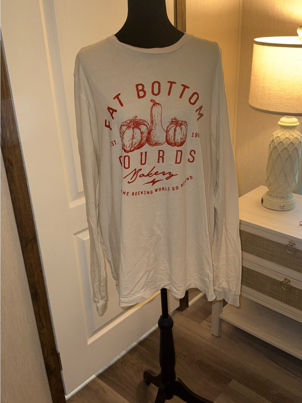 Fat Bottom Gourds Bakery Long-Sleeve Crewneck Shirt - Cream with Dark Orange Gra